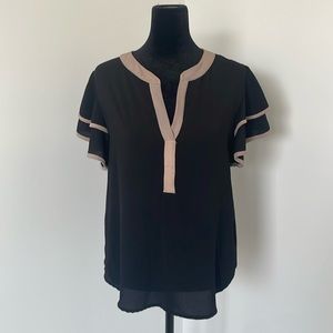 Fraiche By J Short Ruffle Sleeve Black and Tan Blouse Size Small